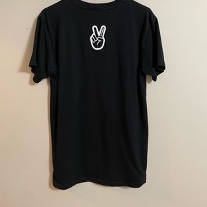 men’s T-shirt.